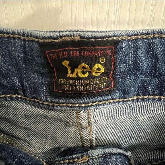 Lee Light Wash Mid-Rise Basic Denim Jean Shorts - Picture 2 of 4